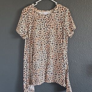 💜LuLaRoe Melissa Animal Print Short Sleeve Top